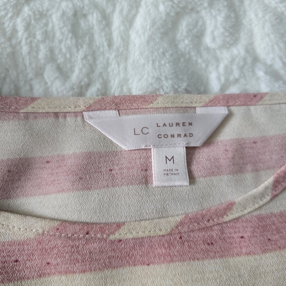 LC Lauren Conrad Flowy Top - Picture 2 of 4